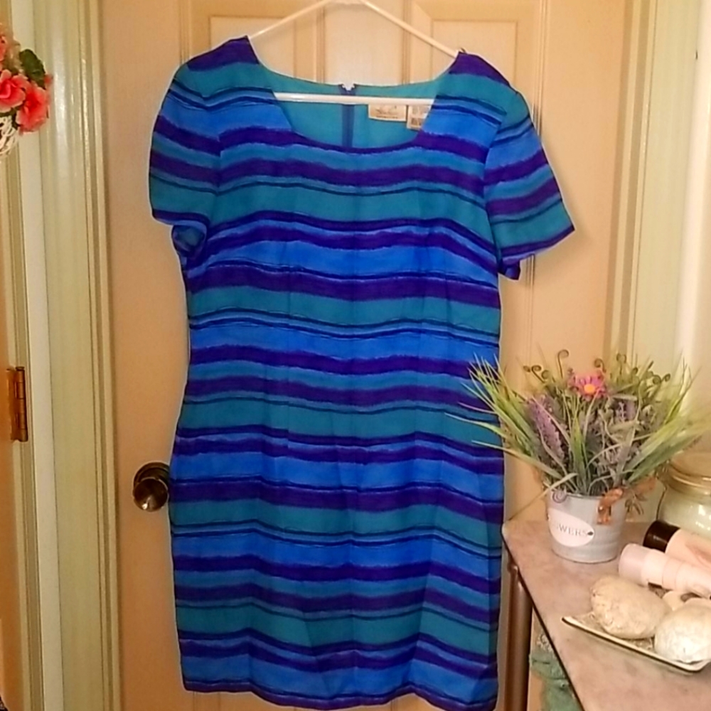 VINTAGE DRESS
